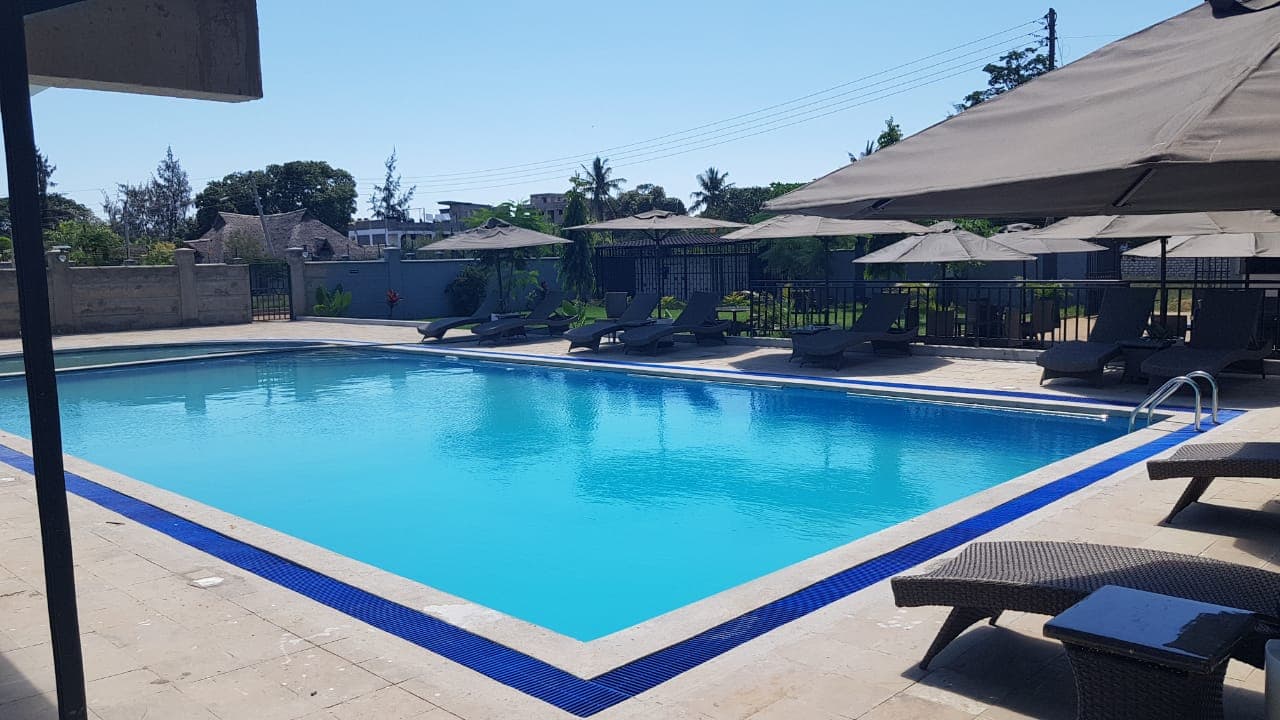 The pool at Hotel Comster Mtwapa